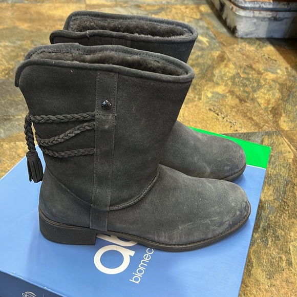 ABEO Blaine charcoal Suede Boot Shearling Tassel Size 9.5. - Picture 3 of 6